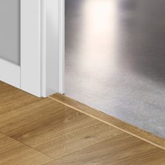 QSINCP03551 Quick-Step Incizo Profile. 48mm x 13mm x 2150mm Desert Oak Warm Natural